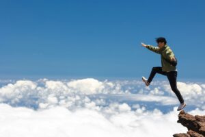 安易な気持ちで飛び込んでいるイメージ